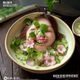 内容核实编辑张梦琪的专业照片，负责所有五一吃瓜内容的事实核查工作